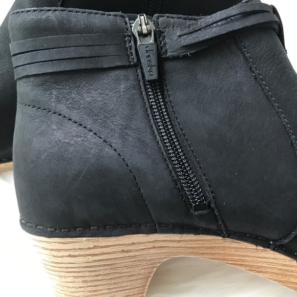 ❗️SOLD❗️[Dansko] Leather Black Booties - Picture 5 of 7