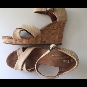 Toms summer wedges