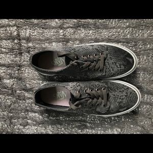 Vans barely worn