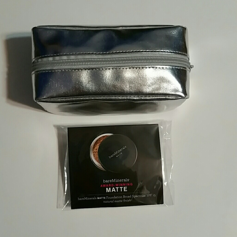 SET 3 MATTE FOUNDATION MEDIUM DEEP,BAG,BRUSH NEW!