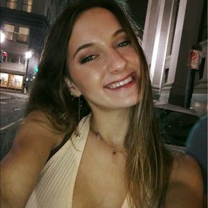 Meet your Posher, Raegan