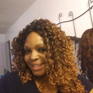 Meet your Posher, Lakisha