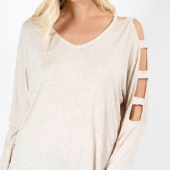 Last 3✨Cutout Sleeve Top - Picture 2 of 2