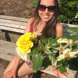 Meet your Posher, Daniela