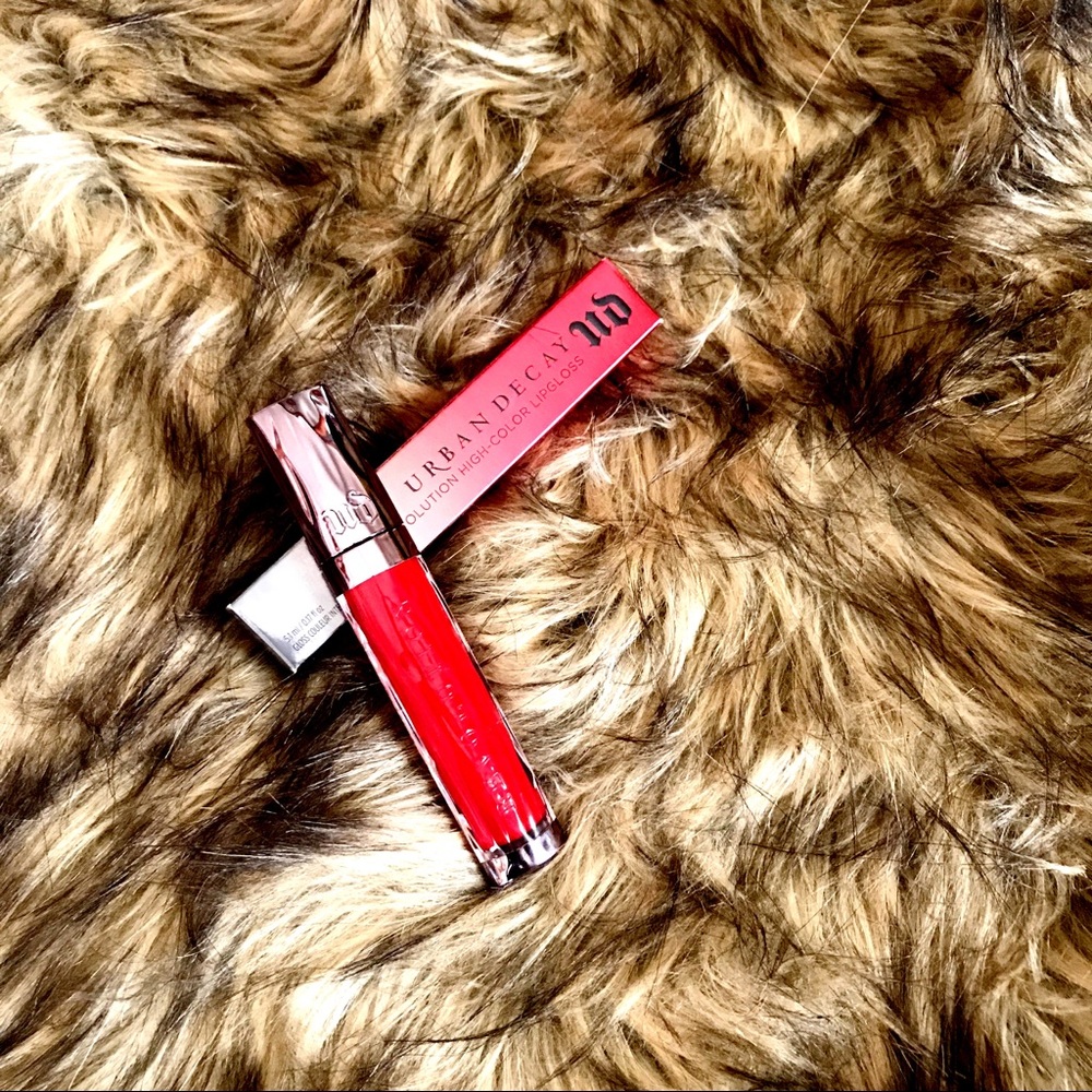 UD REVOLUTION High-Color Lipgloss in BRIGHT RED