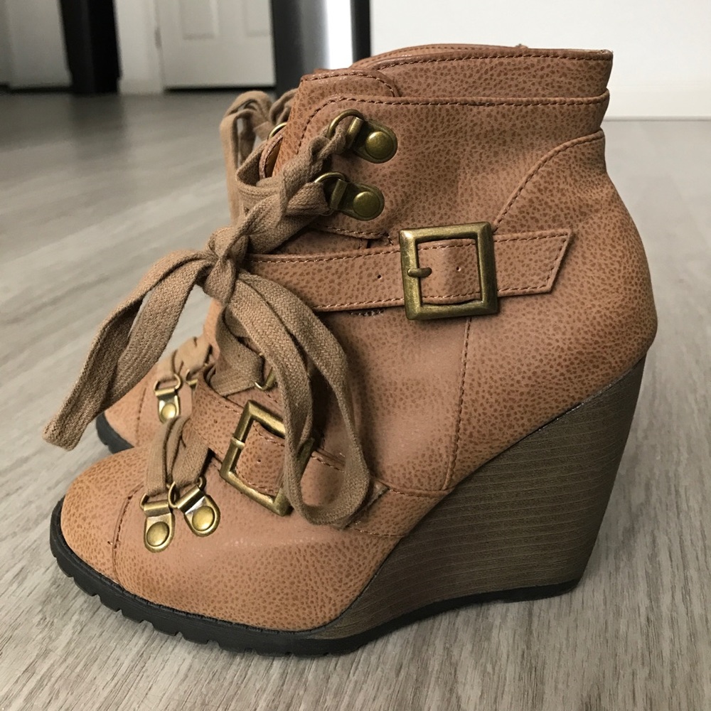 Wedge booties