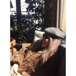 Meet your Posher, Pamela