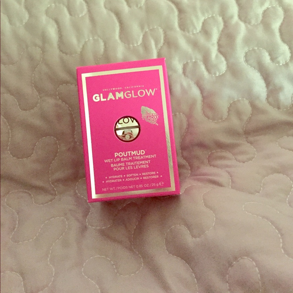 Glam Glow Poutmud