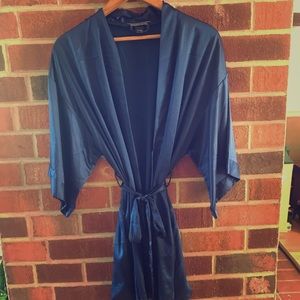 Victoria's Secret Robe Size Medium/Large