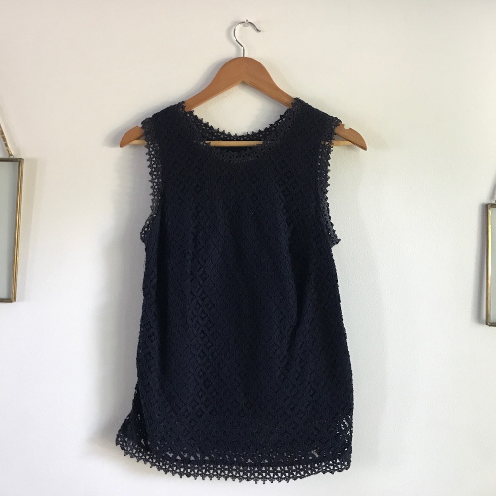 Navy tank💙