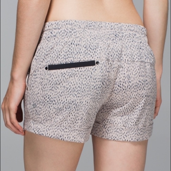 lululemon athletica Pants - Lulu shorts