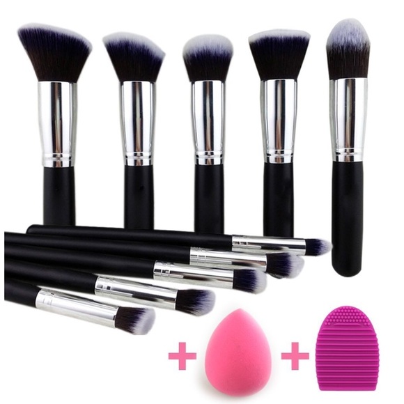 Other - 12 Piece Make Up Brush Set