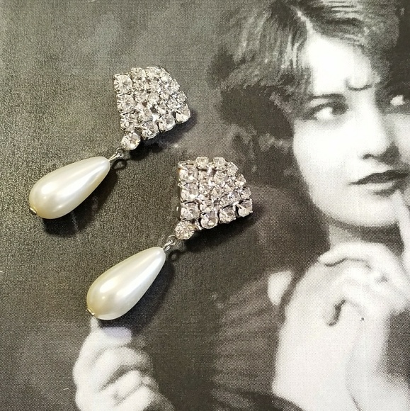 Vintage Jewelry - Vintage rhinestone and faux pearl drop earrings