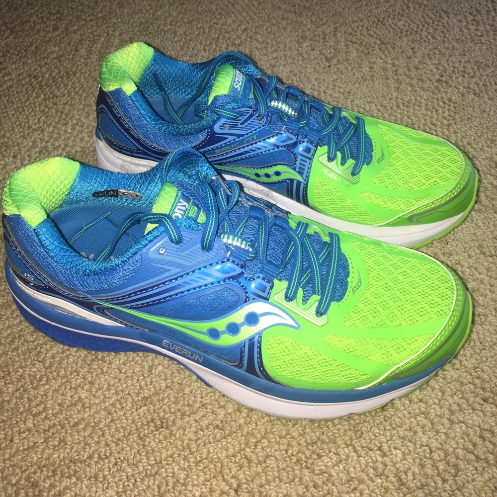 NWOT Saucony Omni 15
