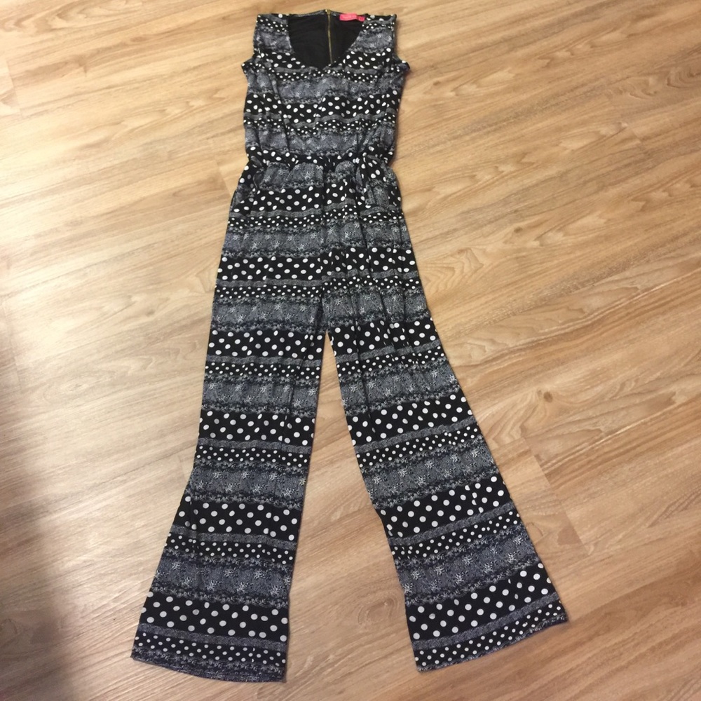 JUMPSUIT ( NWOT)