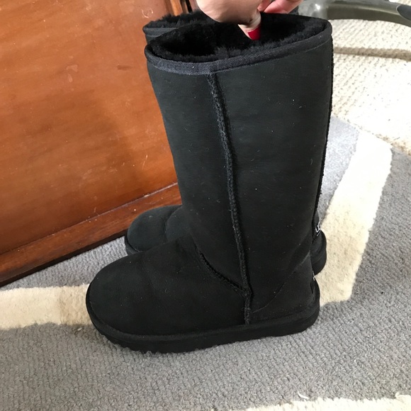 Brand New Black Uggs Size 7 - Picture 1 of 4
