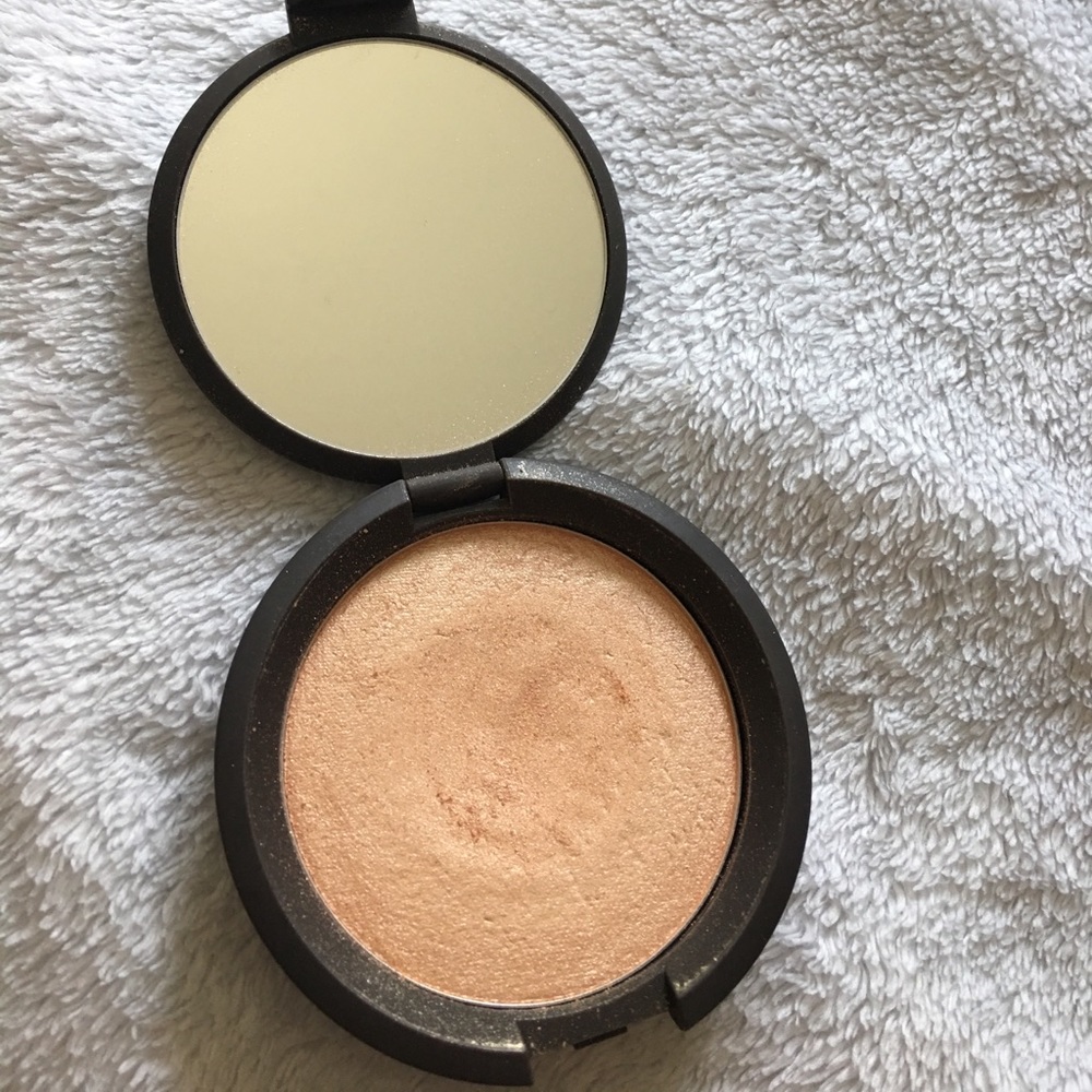 Champagne Pop shimmering Skin Perfector by Becca