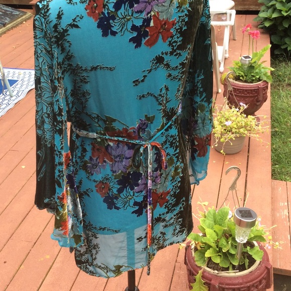 Beautiful Juliette top - Picture 4 of 4