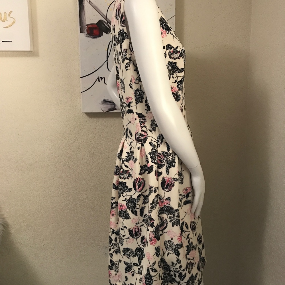 🌸🌺 FLORAL DRESS 🌺🌸 - Picture 3 of 3