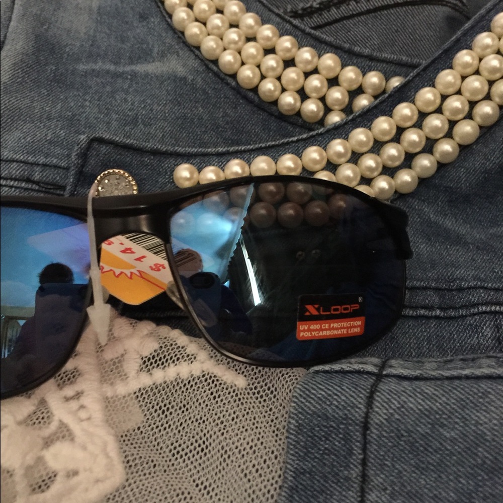 Sunglasses 😎 Sunglasses 😎 BOGO today only.