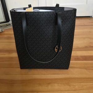 Michael Kors Hayley Tote