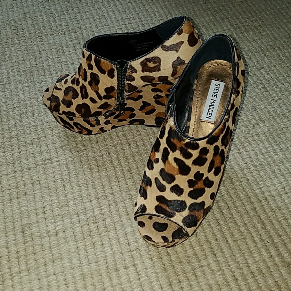 Steve Madden cheetah wedge booties