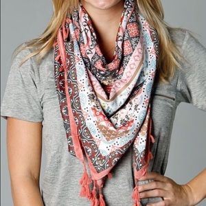 LOW PRICE❣️Arabesque Tassel Scarf