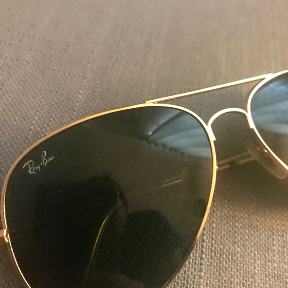 Ray Ban Gold Aviators - Picture 2 of 6