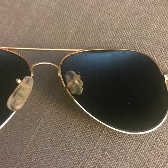Ray Ban Gold Aviators - Picture 4 of 6