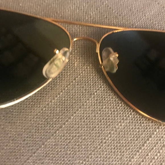 Ray Ban Gold Aviators - Picture 5 of 6