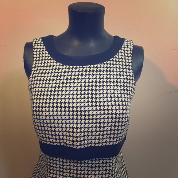 * VINTAGE * Houndstooth Tiered Sheath Dress - Picture 2 of 7