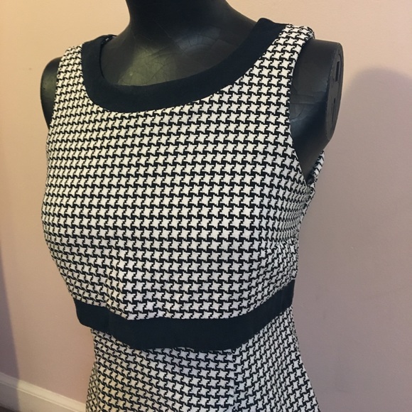 * VINTAGE * Houndstooth Tiered Sheath Dress - Picture 3 of 7