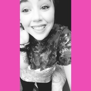 Meet your Posher, Danielle