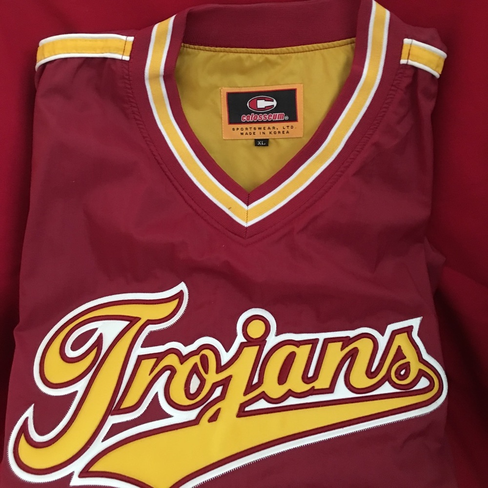 PULL OVER TROJANS WIND BREAKER