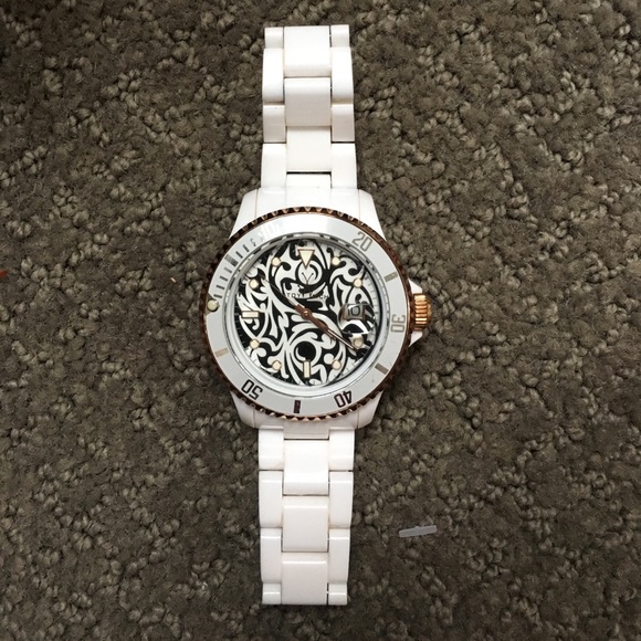 Toy Watch - Perfect Condition - Authentic - www.benaras.co display picture 3
