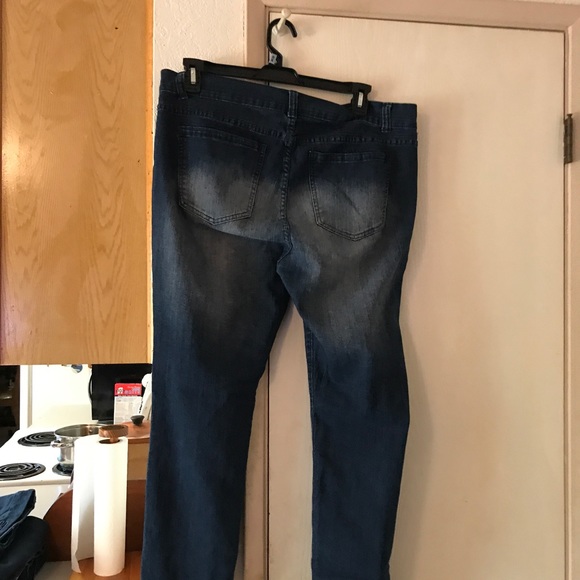 Jeans - Picture 2 of 3
