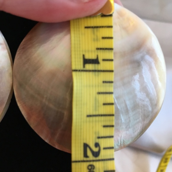 DISCOUNTED Vintage Large MOP Shell Earrings. - Picture 5 of 6