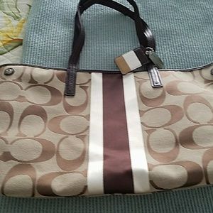 EUC AUTHENTIC COACH HAMPTON SIGNATURE STRIPE TOTE