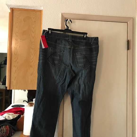 Jeans - Picture 2 of 2
