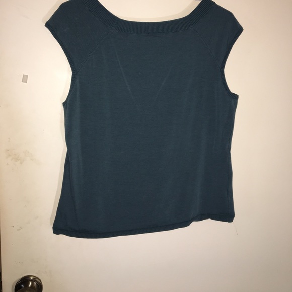 Top - Picture 2 of 5