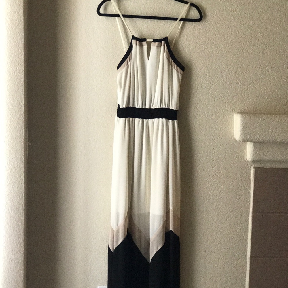 Gorgeous Black & White Maxi Dress
