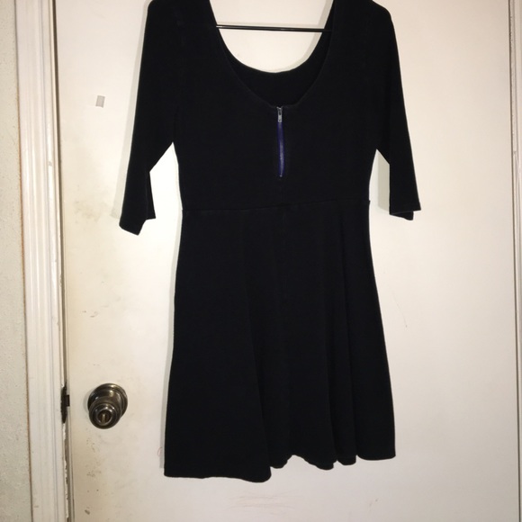 Dress - Picture 2 of 6