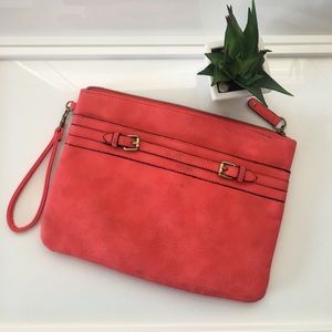 Coral clutch