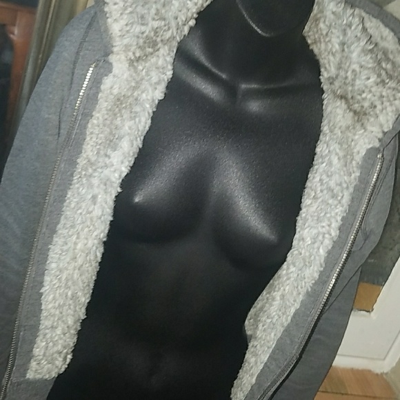XS/Small Fur lined A&F hoodie - Picture 4 of 5