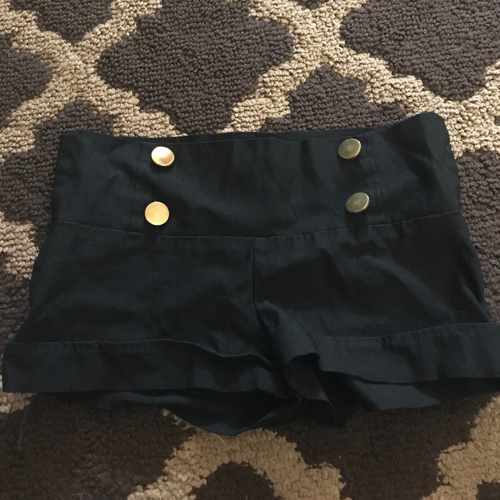 Stretchy black shorts