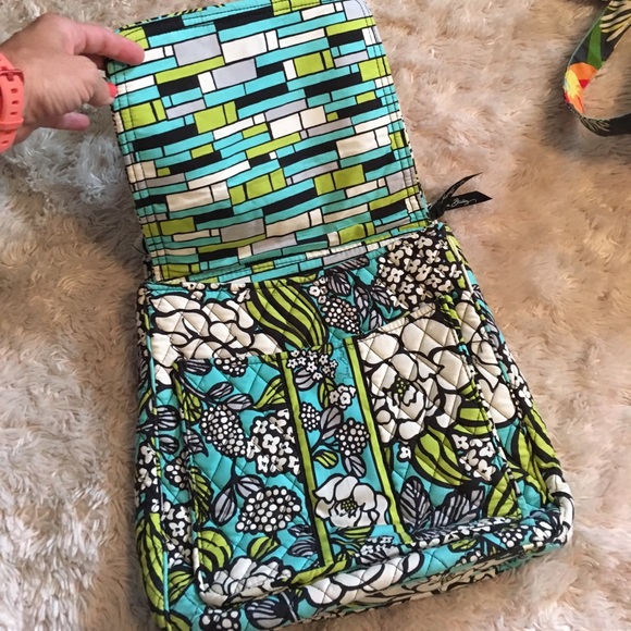 Crossbody - Picture 3 of 4