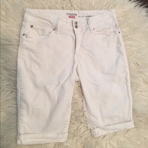 Denizen from Levi's Modern Skinny White Jean Short