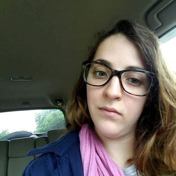 Meet your Posher, Jennifer - Picture 1 of 1