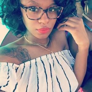 Meet your Posher, Shaitia