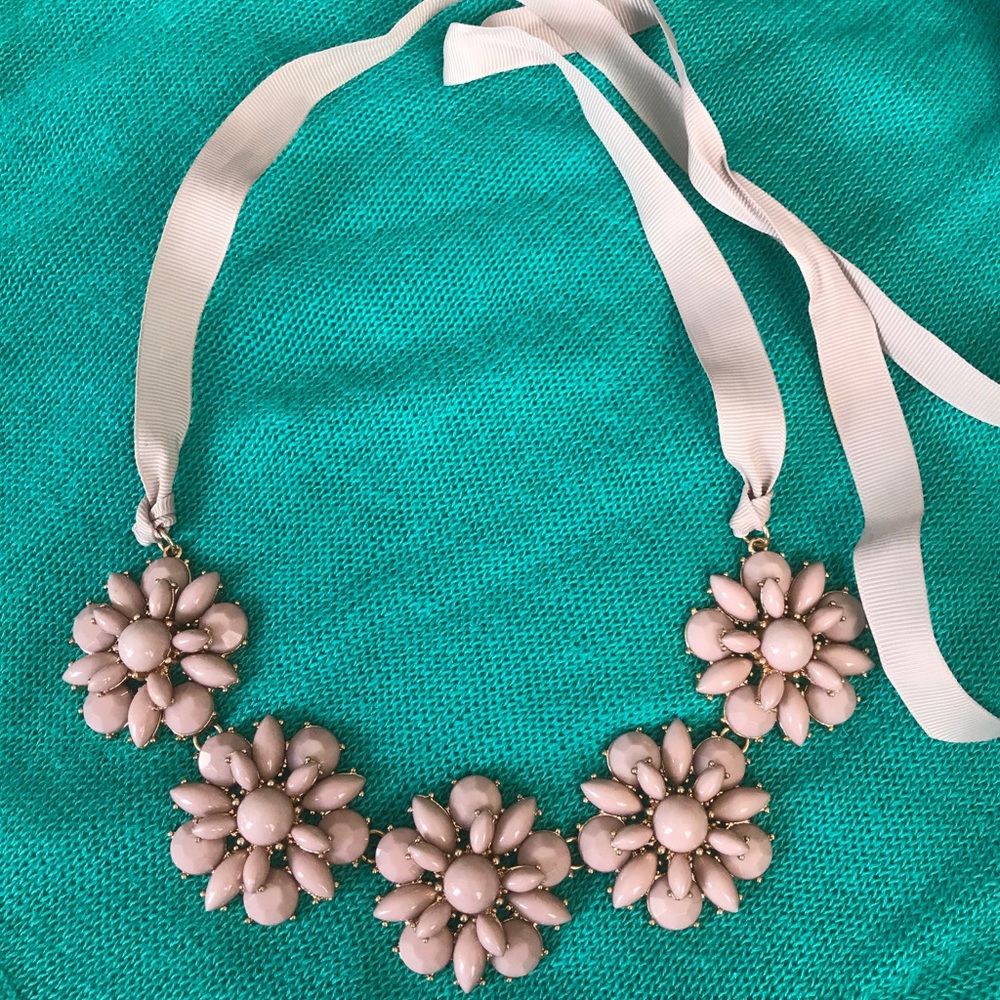 Flower necklace🌸